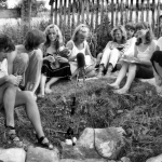 1982 Gründliche Anleitung zum alternativen Landleben Ensemble. Mittel-Weissenbach, Franken