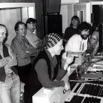Abhören "Die 25. Stunde" v. George Tabori Naleppa, Klaus Herm, Gerhard Niezoldi, Lieselotte Rau, Rüdiger Hacker, Uta Hallant, Monika Gemmrig Foto: Werner Bethsold